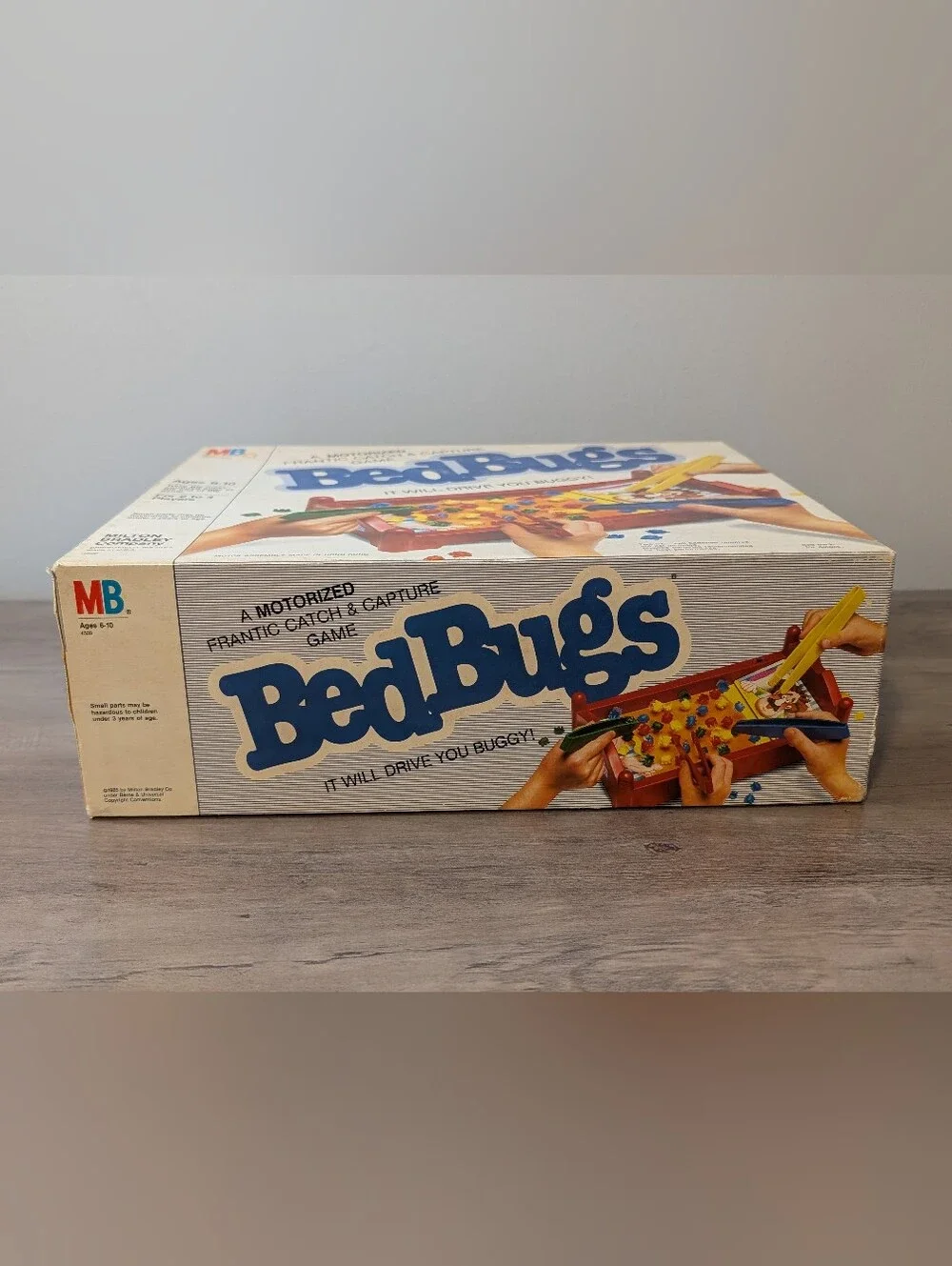 VTG 1985 Milton Bradley Bed Bugs Motorized Game Complete With Box Tested Working